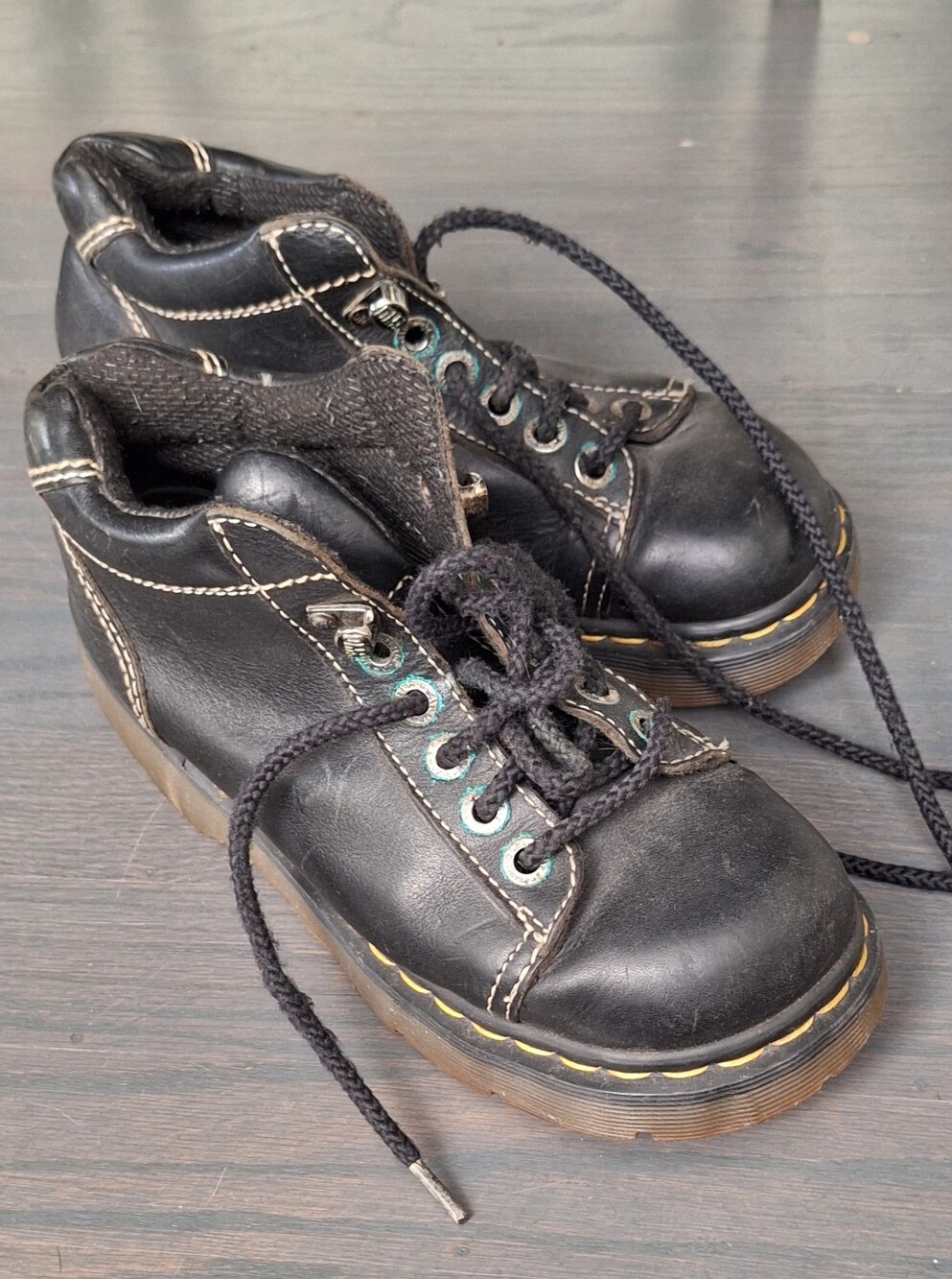 Vintage DR. Marten Black Leather Chunky Heal Boots 8542 Size 5 7 US
